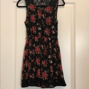 3/$10 Forever 21 floral lace back Dress